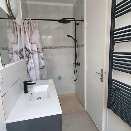 Le Corneroche Apartment *