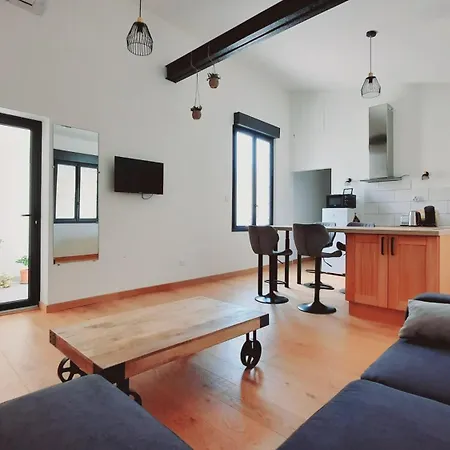 Le Corneroche Apartment *